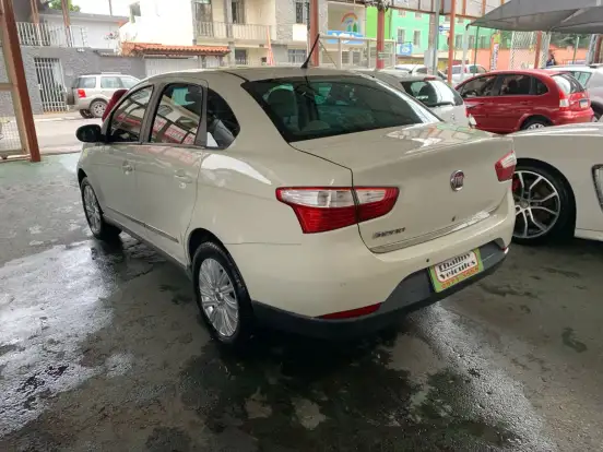 FIAT-SIENA-1.6 MPI ESSENCE 16V FLEX 4P AUTOMATIZADO FIAT-SIENA-2013