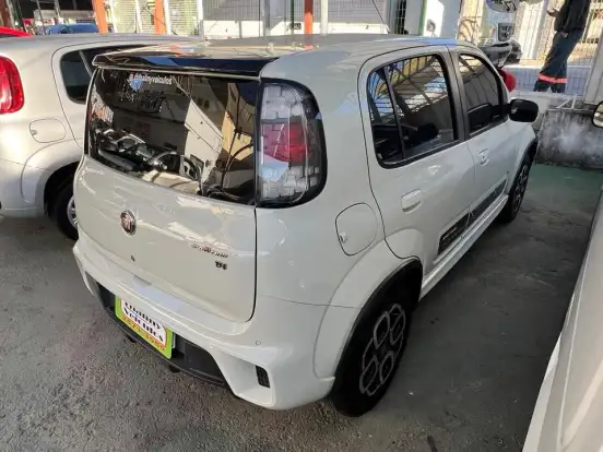 FIAT-UNO-1.4 EVO SPORTING 8V FLEX 4P AUTOMATIZADO FIAT-UNO-2016
