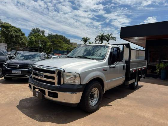 FORD F-350 2.8 TURBO DIESEL 2P MANUAL