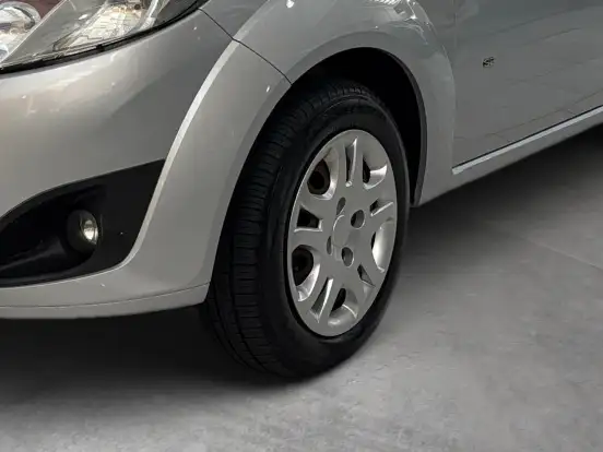 FORD-FIESTA-2013