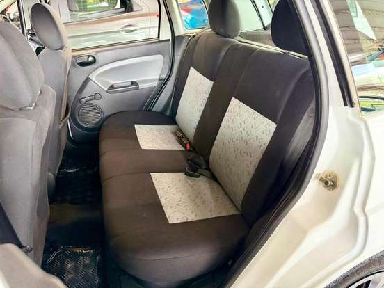 FORD-FIESTA-2009