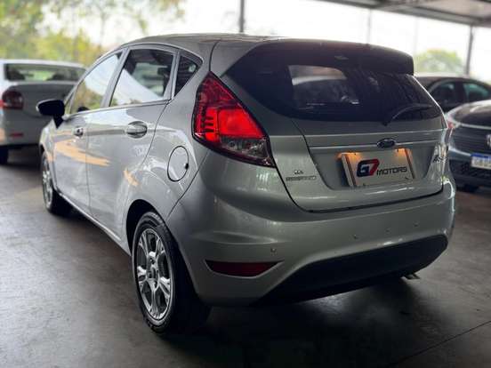 FORD-FIESTA-1.6 SE HATCH 16V FLEX 4P POWERSHIFT FORD-FIESTA-2014