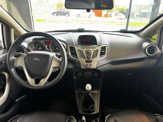 FORD-FIESTA-2011