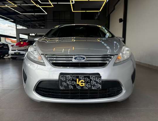 FORD-FIESTA-2011