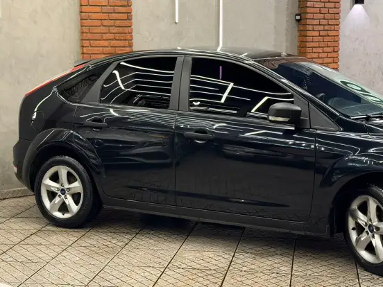 FORD-FOCUS-2012