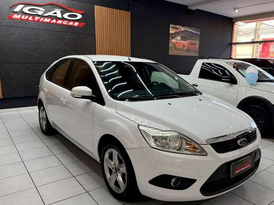 FORD-FOCUS-2012