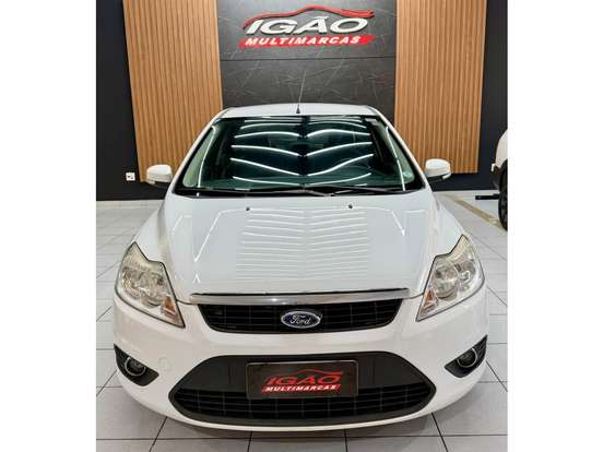 FORD-FOCUS-2012