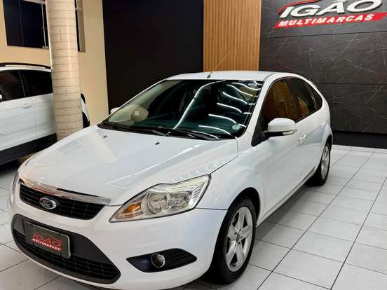 FORD-FOCUS-2012