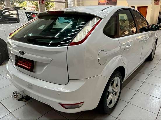 FORD-FOCUS-2012