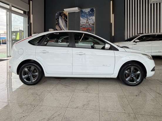 FORD-FOCUS-2013