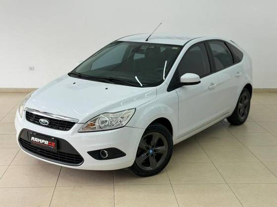 FORD FOCUS 2.0 GLX 16V FLEX 4P AUTOMÁTICO