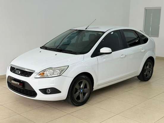 FORD-FOCUS-2013