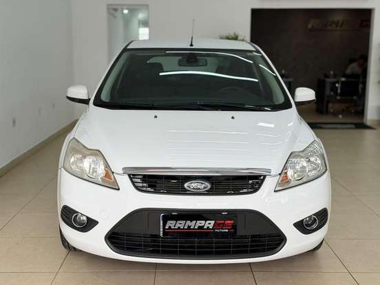 FORD-FOCUS-2.0 GLX 16V FLEX 4P AUTOMÁTICO FORD-FOCUS-2013