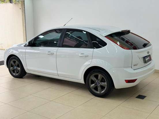 FORD-FOCUS-2013