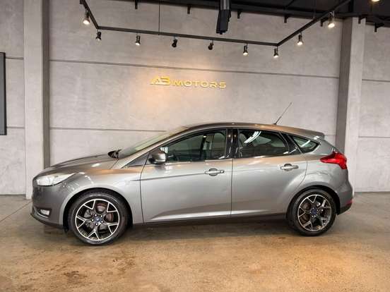 FORD-FOCUS-2015