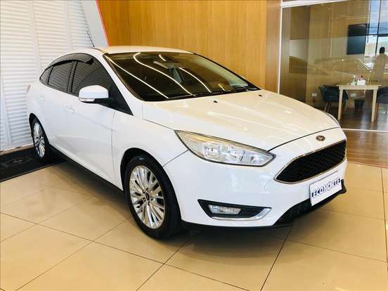 FORD-FOCUS-2017
