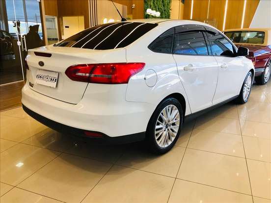 FORD-FOCUS-2017
