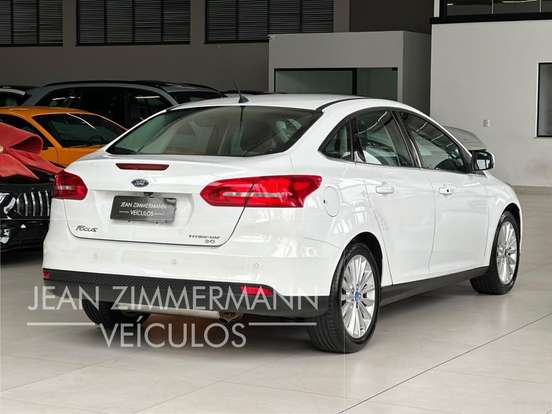 FORD-FOCUS-2016