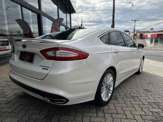 FORD-FUSION-2014