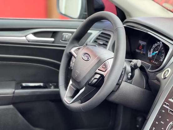 FORD-FUSION-2015