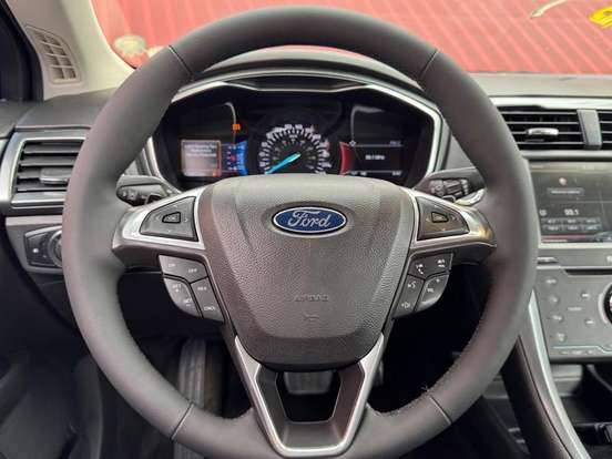FORD-FUSION-2015