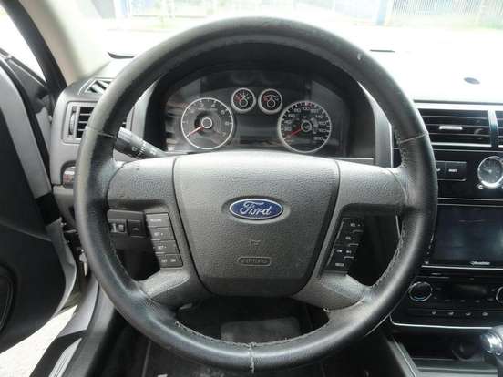 FORD-FUSION-2008