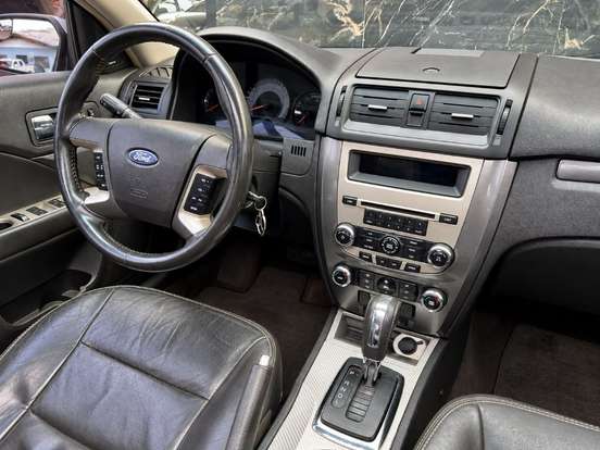 FORD-FUSION-2011