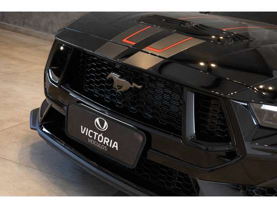 FORD-MUSTANG-2025