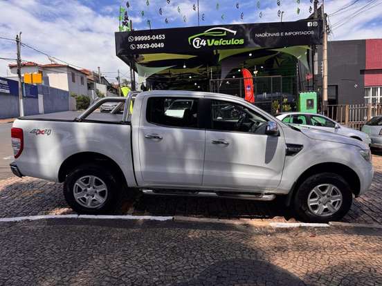 FORD-RANGER-2013