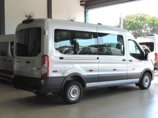 FORD-TRANSIT-2025
