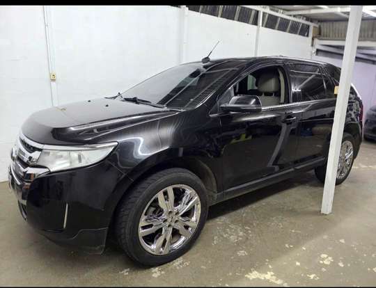 FORD-EDGE-2012