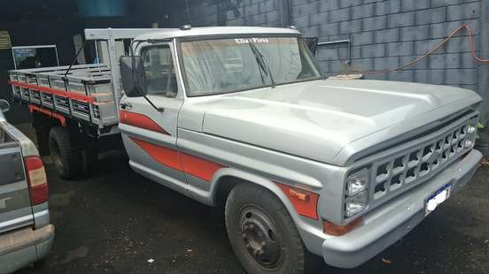 FORD-F-4000-1989