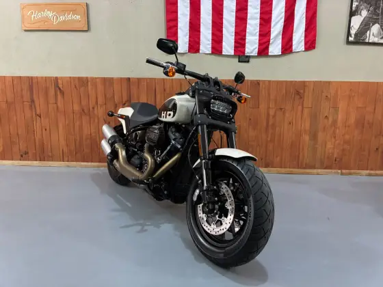 HARLEY-DAVIDSON SOFTAIL FAT BOB 114 