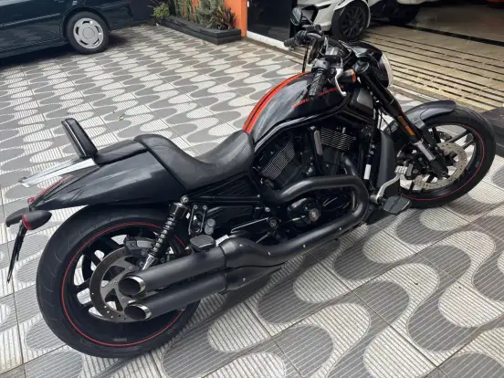 HARLEY-DAVIDSON-V-ROD MUSCLE-2013