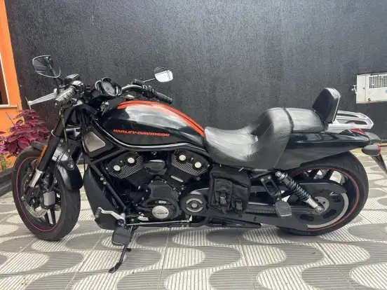 HARLEY-DAVIDSON-V-ROD MUSCLE HARLEY-DAVIDSON-V-ROD MUSCLE-2013