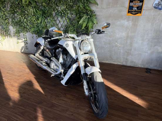 HARLEY-DAVIDSON-V-ROD MUSCLE-2012
