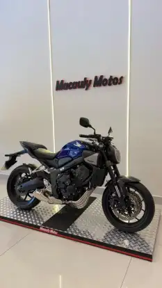HONDA-CB 650R E-CLUTCH-2026