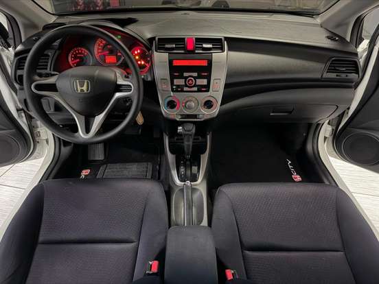 HONDA-CITY-1.5 LX 16V FLEX 4P AUTOMÁTICO HONDA-CITY-2011
