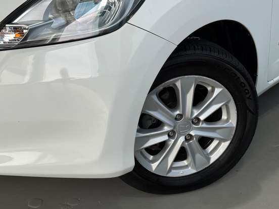 HONDA-FIT-2014