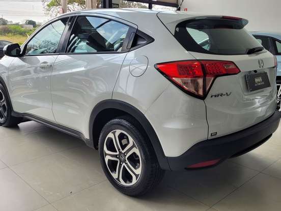 HONDA-HR-V-1.8 16V FLEX LX 4P AUTOMÁTICO HONDA-HR-V-2017