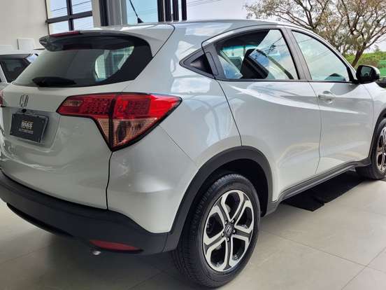 HONDA-HR-V-1.8 16V FLEX LX 4P AUTOMÁTICO HONDA-HR-V-2017