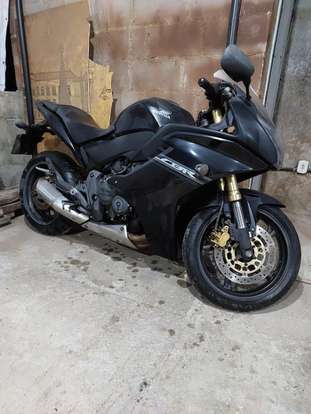 HONDA-CBR 600F-2011