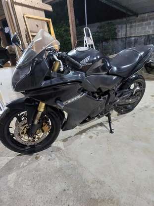 HONDA-CBR 600F-2011