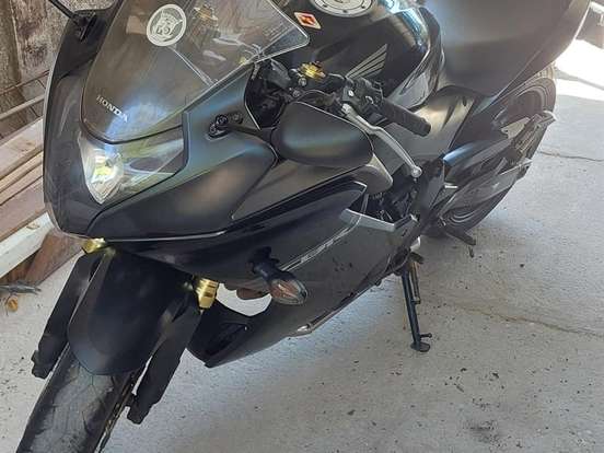 HONDA-CBR 600F HONDA-CBR 600F-2011
