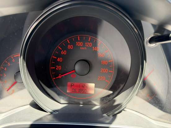 HONDA-FIT-2015