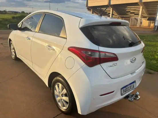 HYUNDAI-HB20-2013