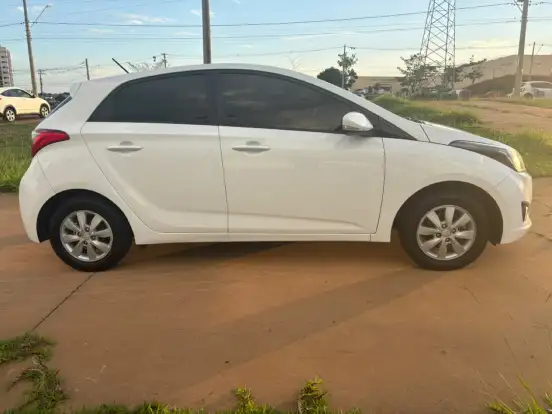 HYUNDAI-HB20-2013