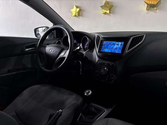 HYUNDAI-HB20-2013