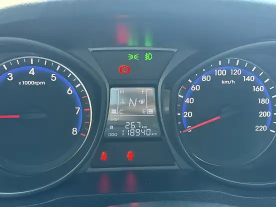 HYUNDAI-HB20S-1.6 PREMIUM 16V FLEX 4P AUTOMÁTICO HYUNDAI-HB20S-2015