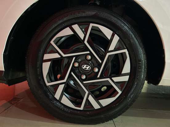 HYUNDAI-HB20S-1.0 12V FLEX COMFORT PLUS MANUAL HYUNDAI-HB20S-2024